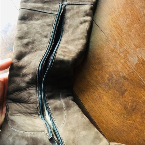 Boots - Picture 5 of 6